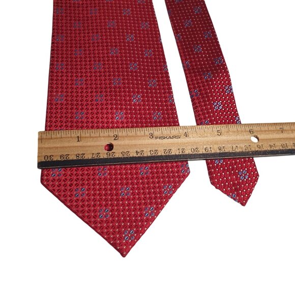 Roundtree Yorke Easy Care Red Power Tie Silk Woven Pattern Small Blue Accents - Picture 4 of 6